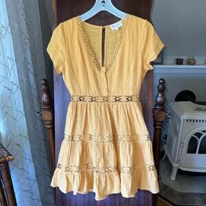 L'atiste Womens Dress size small mustard Short Sleeve summer frilly
